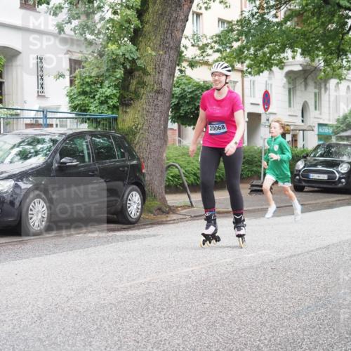 30.06.2024 - hella hamburg halbmarathon KatJ http://msf.ph/oto/6622952 30.06.2024 09:10:36 Laufen KM 15 165, 20068, 103 meine-sportfotos.de