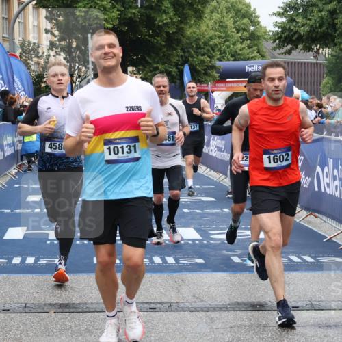 30.06.2024 - hella hamburg halbmarathon Lena Gebhardt http://msf.ph/oto/6676296 30.06.2024 10:40:08 Ziel 717, 1421, 1602, 2752, 3461, 4295, 4580, 7137, 7402, 7593, 8087, 8933, 9743, 10131, 10216, 10693, 10973, 12203, 12213, 12329 meine-sportfotos.de