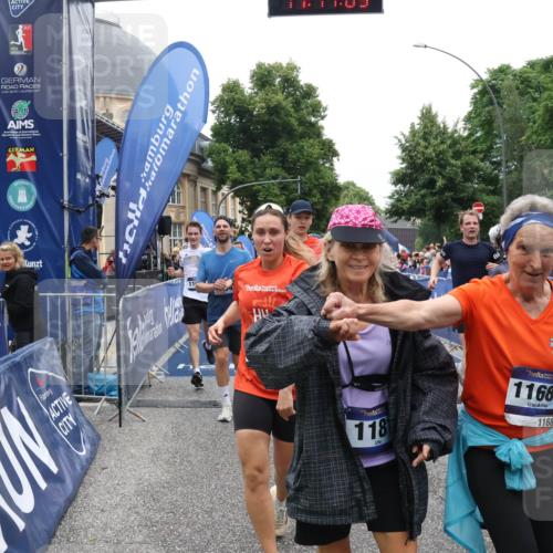 30.06.2024 - hella hamburg halbmarathon Lena Gebhardt http://msf.ph/oto/6676301 30.06.2024 11:11:08 Ziel 1181, 1225, 1335, 1687, 2457, 2607, 3250, 4517, 5005, 5243, 5735, 6002, 6059, 6158, 6354, 6887, 7085, 7088, 7284, 7806, 8780, 8842, 8961, 9076, 9619, 9630, 9869, 9943, 10089, 10878, 11054, 11343, 11405, 11585, 12223, 12389, 13466 meine-sportfotos.de