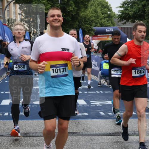 30.06.2024 - hella hamburg halbmarathon Lena Gebhardt http://msf.ph/oto/6676304 30.06.2024 10:40:08 Ziel 717, 1421, 1602, 2752, 3461, 4295, 4580, 7137, 7402, 7593, 8087, 8933, 9743, 10131, 10216, 10693, 10973, 12203, 12213, 12329 meine-sportfotos.de