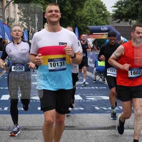 30.06.2024 - hella hamburg halbmarathon Lena Gebhardt http://msf.ph/oto/6676308 30.06.2024 10:40:08 Ziel 717, 1421, 1602, 2752, 3461, 4295, 4580, 7137, 7402, 7593, 8087, 8933, 9743, 10131, 10216, 10693, 10973, 12203, 12213, 12329 meine-sportfotos.de