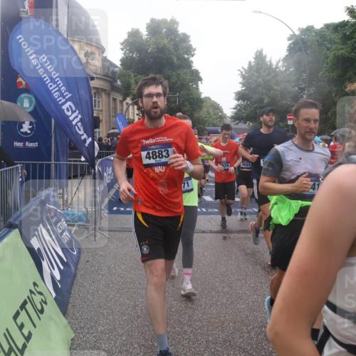 30.06.2024 - hella hamburg halbmarathon Lena Gebhardt http://msf.ph/oto/6676310 30.06.2024 11:44:49 Ziel 771, 796, 1314, 2039, 2884, 2929, 3664, 3665, 4212, 4298, 4883, 5723, 5838, 6168, 6341, 6503, 6771, 7203, 7486, 7687, 7688, 8254, 8373, 8420, 8549, 9128, 9136, 9526, 9542, 9913, 10832, 11327, 11652, 11666, 11775, 11828, 11835, 12092 meine-sportfotos.de
