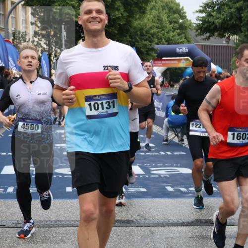 30.06.2024 - hella hamburg halbmarathon Lena Gebhardt http://msf.ph/oto/6676312 30.06.2024 10:40:08 Ziel 717, 1421, 1602, 2752, 3461, 4295, 4580, 7137, 7402, 7593, 8087, 8933, 9743, 10131, 10216, 10693, 10973, 12203, 12213, 12329 meine-sportfotos.de