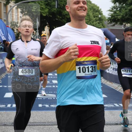 30.06.2024 - hella hamburg halbmarathon Lena Gebhardt http://msf.ph/oto/6676316 30.06.2024 10:40:09 Ziel 717, 1421, 1602, 3461, 4295, 4580, 7137, 7402, 7537, 7593, 8087, 8933, 9743, 10131, 10216, 10693, 10973, 12203, 12213, 12329 meine-sportfotos.de