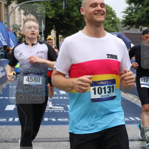 30.06.2024 - hella hamburg halbmarathon Lena Gebhardt http://msf.ph/oto/6676320 30.06.2024 10:40:09 Ziel 717, 1421, 1602, 3461, 4295, 4580, 7137, 7402, 7537, 7593, 8087, 8933, 9743, 10131, 10216, 10693, 10973, 12203, 12213, 12329 meine-sportfotos.de