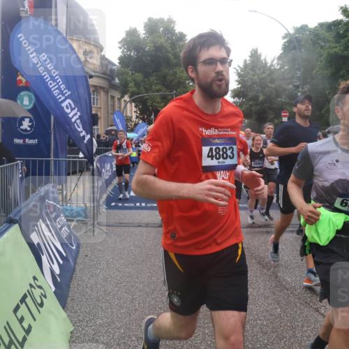 30.06.2024 - hella hamburg halbmarathon Lena Gebhardt http://msf.ph/oto/6676322 30.06.2024 11:44:50 Ziel 771, 796, 1314, 2039, 2884, 2929, 3664, 3665, 4212, 4298, 4883, 5723, 5838, 6341, 6503, 6771, 7203, 7486, 7687, 7688, 8254, 8373, 8420, 8549, 9128, 9136, 9526, 9542, 9913, 10397, 10832, 11327, 11652, 11666, 11775, 11828, 11835, 12092 meine-sportfotos.de