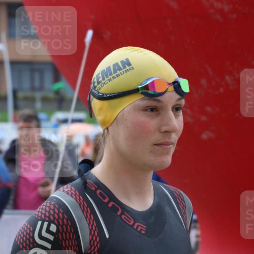 04.08.2024 - OstseeMan Strokosch-Dieckow http://msf.ph/oto/6680284 04.08.2024 06:50:36 Bevor dem Schwimmen  meine-sportfotos.de