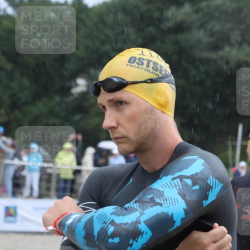 04.08.2024 - OstseeMan Strokosch-Dieckow http://msf.ph/oto/6680289 04.08.2024 06:50:55 Bevor dem Schwimmen  meine-sportfotos.de