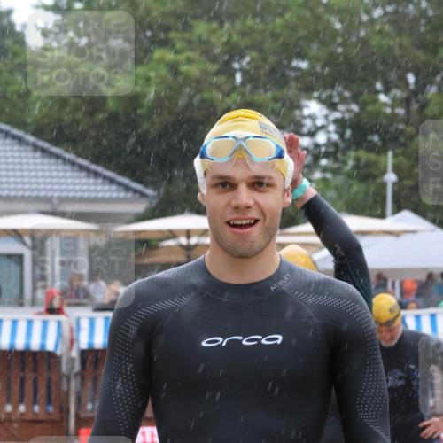 04.08.2024 - OstseeMan Strokosch-Dieckow http://msf.ph/oto/6680298 04.08.2024 06:51:01 Bevor dem Schwimmen  meine-sportfotos.de
