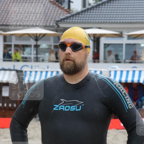 04.08.2024 - OstseeMan Strokosch-Dieckow http://msf.ph/oto/6680308 04.08.2024 06:51:20 Bevor dem Schwimmen  meine-sportfotos.de