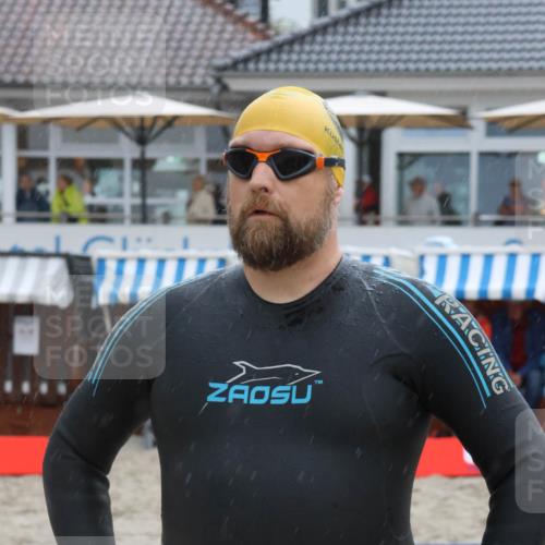 04.08.2024 - OstseeMan Strokosch-Dieckow http://msf.ph/oto/6680309 04.08.2024 06:51:20 Bevor dem Schwimmen  meine-sportfotos.de
