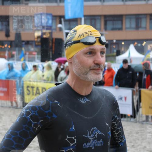 04.08.2024 - OstseeMan Strokosch-Dieckow http://msf.ph/oto/6680314 04.08.2024 06:51:30 Bevor dem Schwimmen  meine-sportfotos.de
