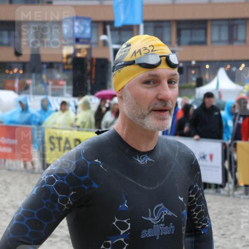 04.08.2024 - OstseeMan Strokosch-Dieckow http://msf.ph/oto/6680318 04.08.2024 06:51:30 Bevor dem Schwimmen  meine-sportfotos.de