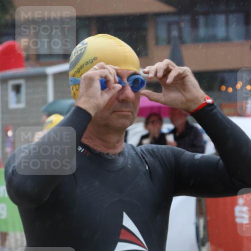 04.08.2024 - OstseeMan Strokosch-Dieckow http://msf.ph/oto/6680322 04.08.2024 06:51:50 Bevor dem Schwimmen  meine-sportfotos.de
