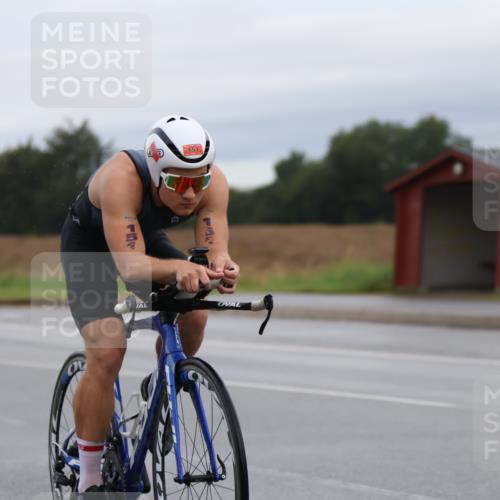 04.08.2024 - OstseeMan Fuchs,  Jonas http://msf.ph/oto/6701273 04.08.2024 08:17:30 Radfahren 20, 151 meine-sportfotos.de