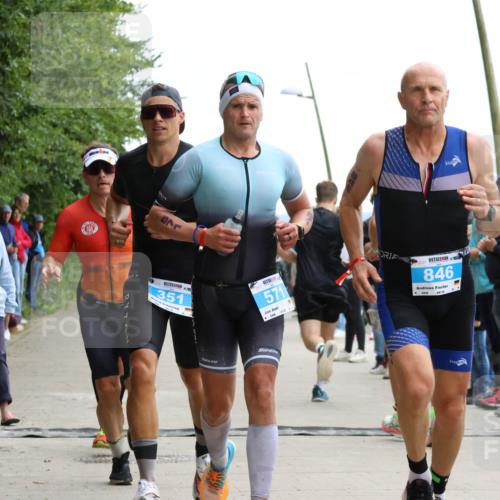 04.08.2024 - OstseeMan Strokosch-Dieckow http://msf.ph/oto/6706262 04.08.2024 14:13:42 Laufen 95, 138, 168, 218, 240, 351, 571, 574, 676, 729, 808, 846, 860, 890, 937, 956, 1164, 1279, 1295 meine-sportfotos.de