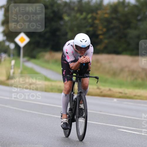 04.08.2024 - OstseeMan Fuchs,  Jonas http://msf.ph/oto/6708331 04.08.2024 10:43:09 Radfahren 228, 377, 404, 405, 414, 471, 514, 550, 609, 777, 1101 meine-sportfotos.de