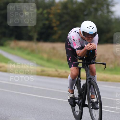 04.08.2024 - OstseeMan Fuchs,  Jonas http://msf.ph/oto/6708345 04.08.2024 10:43:09 Radfahren 228, 377, 404, 405, 414, 471, 514, 550, 609, 777, 1101 meine-sportfotos.de