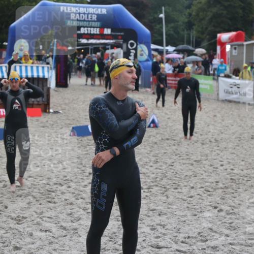 04.08.2024 - OstseeMan H.Heesch http://msf.ph/oto/6710717 04.08.2024 06:50:30 Bevor dem Schwimmen  meine-sportfotos.de