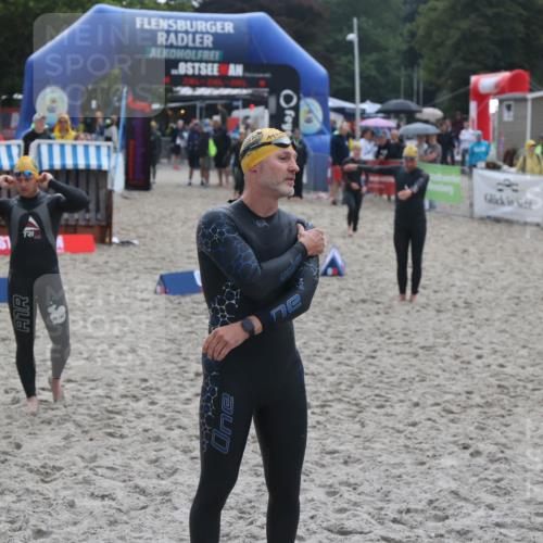04.08.2024 - OstseeMan H.Heesch http://msf.ph/oto/6710723 04.08.2024 06:50:31 Bevor dem Schwimmen  meine-sportfotos.de