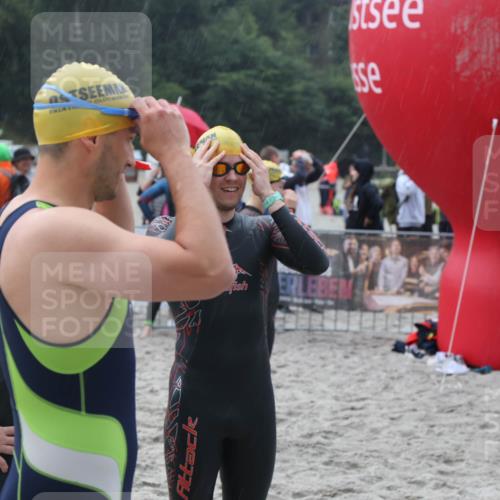 04.08.2024 - OstseeMan H.Heesch http://msf.ph/oto/6710733 04.08.2024 06:50:54 Bevor dem Schwimmen  meine-sportfotos.de