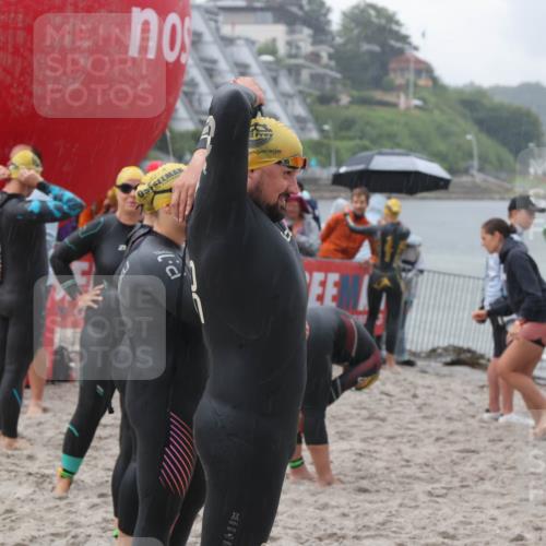 04.08.2024 - OstseeMan H.Heesch http://msf.ph/oto/6710734 04.08.2024 06:50:56 Bevor dem Schwimmen  meine-sportfotos.de