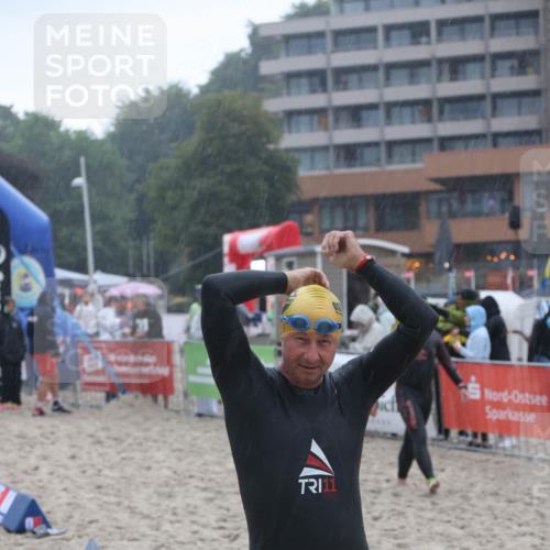 04.08.2024 - OstseeMan H.Heesch http://msf.ph/oto/6710739 04.08.2024 06:51:06 Bevor dem Schwimmen  meine-sportfotos.de