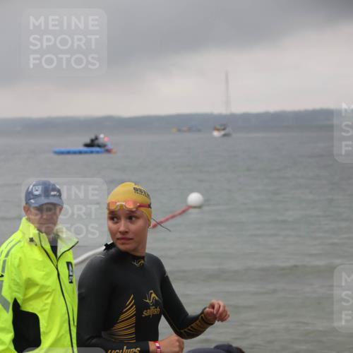 04.08.2024 - OstseeMan H.Heesch http://msf.ph/oto/6710762 04.08.2024 06:53:08 Bevor dem Schwimmen  meine-sportfotos.de