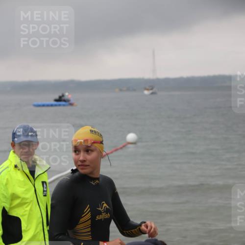 04.08.2024 - OstseeMan H.Heesch http://msf.ph/oto/6710763 04.08.2024 06:53:08 Bevor dem Schwimmen  meine-sportfotos.de