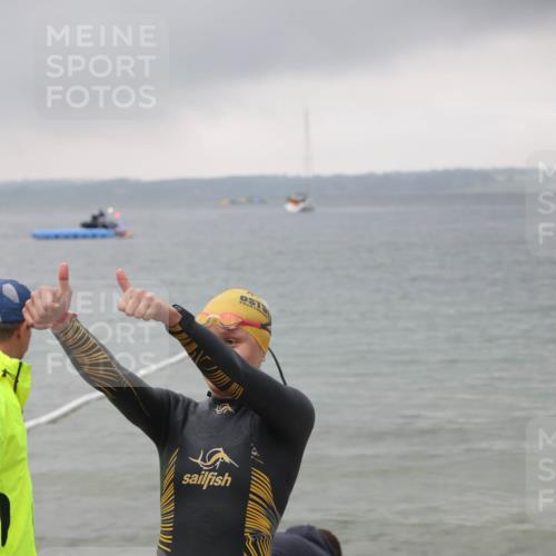 04.08.2024 - OstseeMan H.Heesch http://msf.ph/oto/6710765 04.08.2024 06:53:10 Bevor dem Schwimmen  meine-sportfotos.de