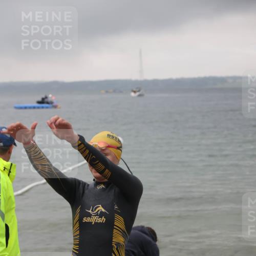 04.08.2024 - OstseeMan H.Heesch http://msf.ph/oto/6710770 04.08.2024 06:53:10 Bevor dem Schwimmen  meine-sportfotos.de