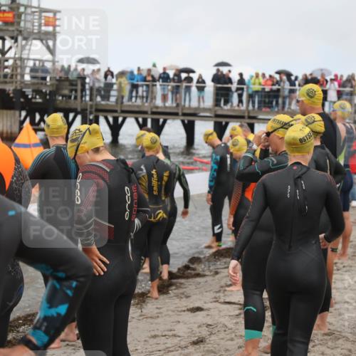 04.08.2024 - OstseeMan H.Heesch http://msf.ph/oto/6710786 04.08.2024 06:54:08 Bevor dem Schwimmen  meine-sportfotos.de