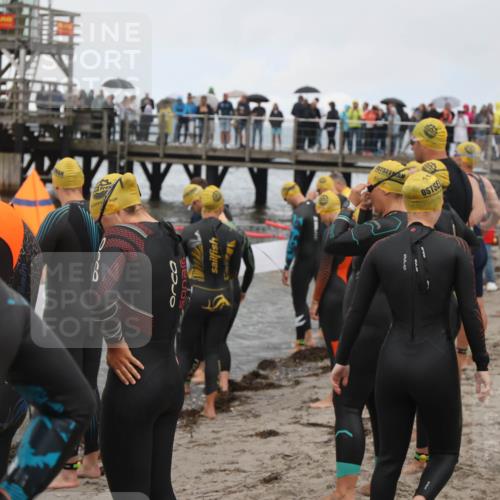 04.08.2024 - OstseeMan H.Heesch http://msf.ph/oto/6710790 04.08.2024 06:54:08 Bevor dem Schwimmen  meine-sportfotos.de