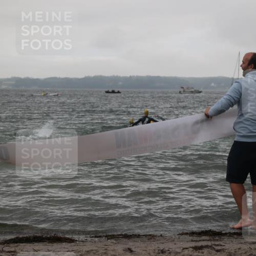 04.08.2024 - OstseeMan H.Heesch http://msf.ph/oto/6710792 04.08.2024 06:55:13 Bevor dem Schwimmen  meine-sportfotos.de