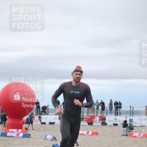 04.08.2024 - OstseeMan H.Heesch http://msf.ph/oto/6711885 04.08.2024 07:50:59 Schwimmen 26, 132, 141 meine-sportfotos.de