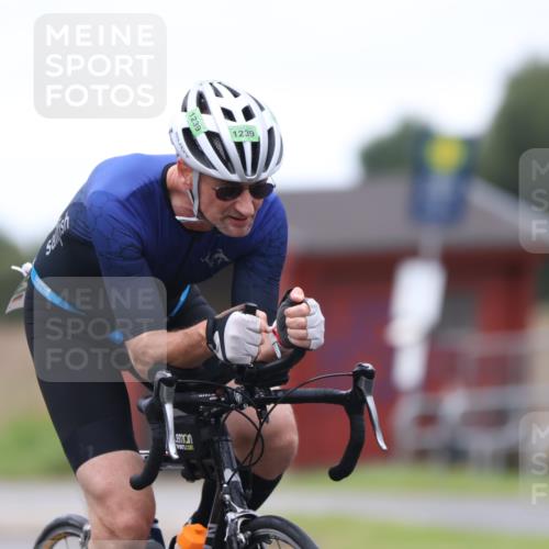 04.08.2024 - OstseeMan Fuchs,  Jonas http://msf.ph/oto/6734951 04.08.2024 11:11:33 Radfahren 151, 246, 537, 694, 704, 742, 771, 1235, 1239, 1273, 1289 meine-sportfotos.de