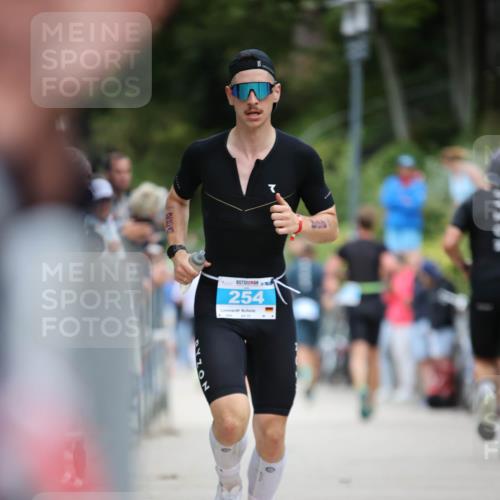 04.08.2024 - OstseeMan H.Heesch http://msf.ph/oto/6738011 04.08.2024 13:04:26 Laufen 229, 254, 301, 305, 393, 490, 595, 1252 meine-sportfotos.de