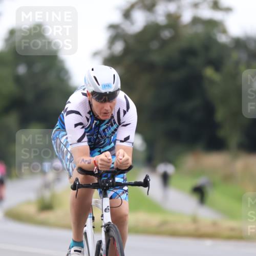 04.08.2024 - OstseeMan Fuchs,  Jonas http://msf.ph/oto/6748893 04.08.2024 12:21:21 Radfahren 21, 77, 261, 302, 521, 682, 715, 814, 834, 908, 954 meine-sportfotos.de