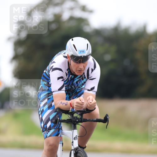04.08.2024 - OstseeMan Fuchs,  Jonas http://msf.ph/oto/6748901 04.08.2024 12:21:21 Radfahren 21, 77, 261, 302, 521, 682, 715, 814, 834, 908, 954 meine-sportfotos.de