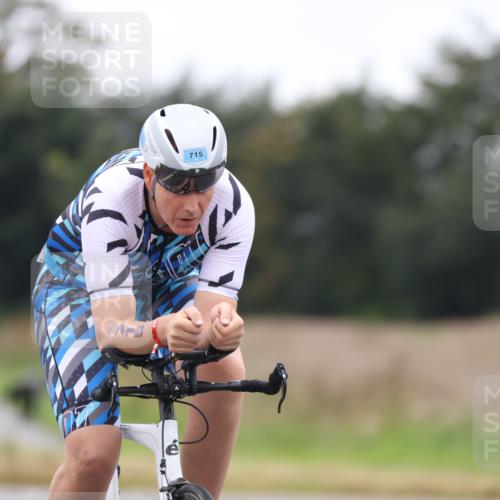 04.08.2024 - OstseeMan Fuchs,  Jonas http://msf.ph/oto/6748906 04.08.2024 12:21:21 Radfahren 21, 77, 261, 302, 521, 682, 715, 814, 834, 908, 954 meine-sportfotos.de
