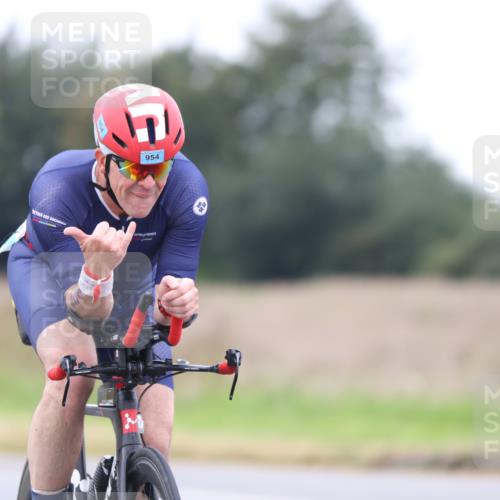 04.08.2024 - OstseeMan Fuchs,  Jonas http://msf.ph/oto/6748933 04.08.2024 12:21:25 Radfahren 21, 77, 91, 261, 521, 682, 715, 822, 834, 908, 954 meine-sportfotos.de
