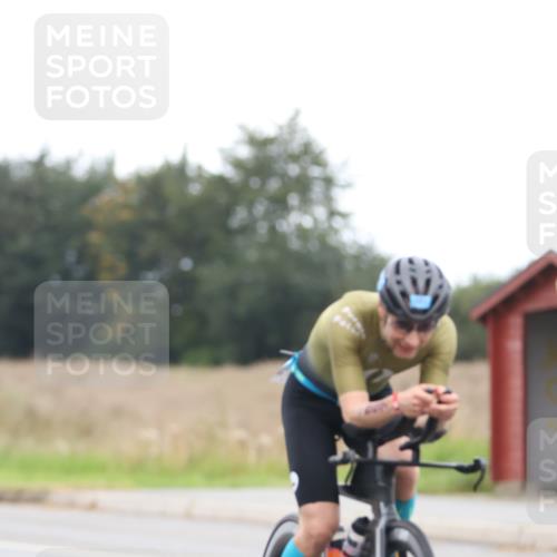 04.08.2024 - OstseeMan Fuchs,  Jonas http://msf.ph/oto/6749181 04.08.2024 11:56:26 Radfahren 93, 155, 233, 250, 266, 408, 419, 440, 453, 481, 587, 727, 761, 777 meine-sportfotos.de