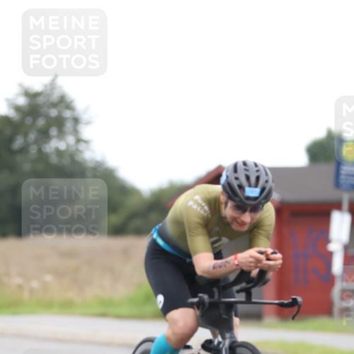 04.08.2024 - OstseeMan Fuchs,  Jonas http://msf.ph/oto/6749189 04.08.2024 11:56:26 Radfahren 93, 155, 233, 250, 266, 408, 419, 440, 453, 481, 587, 727, 761, 777 meine-sportfotos.de