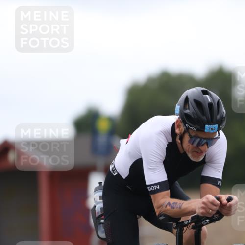 04.08.2024 - OstseeMan Fuchs,  Jonas http://msf.ph/oto/6753037 04.08.2024 12:09:08 Radfahren 242, 416, 495, 530, 548, 579, 659, 727, 777, 782, 1231 meine-sportfotos.de