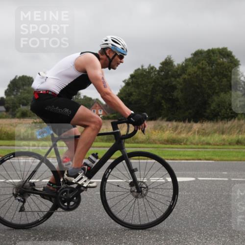 04.08.2024 - OstseeMan Fuchs,  Jonas http://msf.ph/oto/6755587 04.08.2024 11:03:31 Radfahren 551, 595, 683, 726, 734, 766, 780, 781, 782, 834, 888, 919, 922, 981, 983, 1182 meine-sportfotos.de