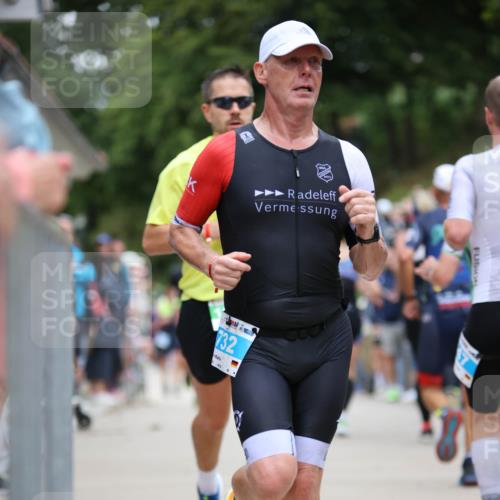 04.08.2024 - OstseeMan H.Heesch http://msf.ph/oto/6758746 04.08.2024 13:36:49 Laufen 322, 355, 405, 417, 463, 579, 726, 732, 804, 1199, 1276 meine-sportfotos.de