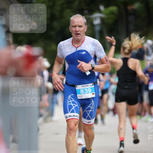 04.08.2024 - OstseeMan H.Heesch http://msf.ph/oto/6761794 04.08.2024 13:51:24 Laufen 346, 363, 376, 481, 483, 525, 573, 653, 727, 741, 751, 809, 836, 839, 944, 1130, 1160, 1231 meine-sportfotos.de