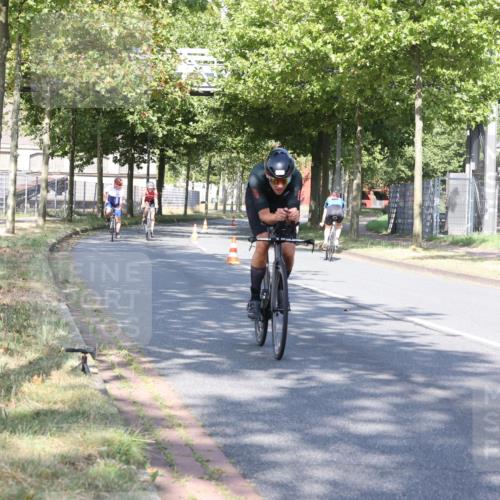 11.08.2024 - GEWOBA Citytriathlon Bremen H.Heesch http://msf.ph/oto/6767689 11.08.2024 10:18:53 Radfahren 1, 8, 82, 85 meine-sportfotos.de