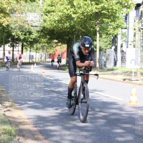 11.08.2024 - GEWOBA Citytriathlon Bremen H.Heesch http://msf.ph/oto/6767694 11.08.2024 10:18:53 Radfahren 1, 8, 82, 85 meine-sportfotos.de