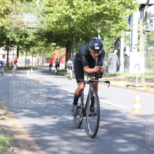11.08.2024 - GEWOBA Citytriathlon Bremen H.Heesch http://msf.ph/oto/6767695 11.08.2024 10:18:53 Radfahren 1, 8, 82, 85 meine-sportfotos.de